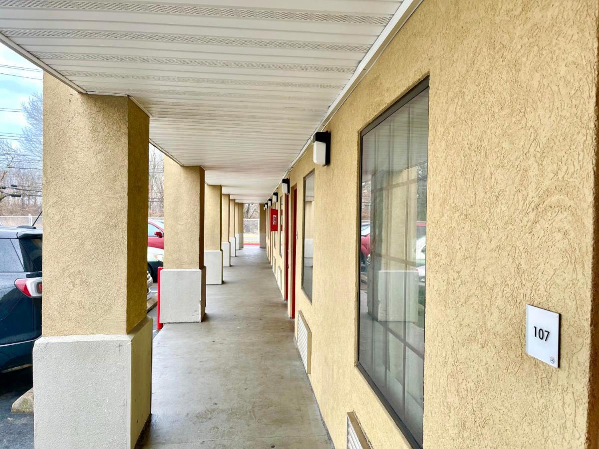 Red Carpet Philadelphia Airport Motel