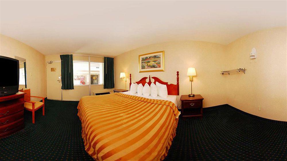 Red Carpet Philadelphia Airport Motel