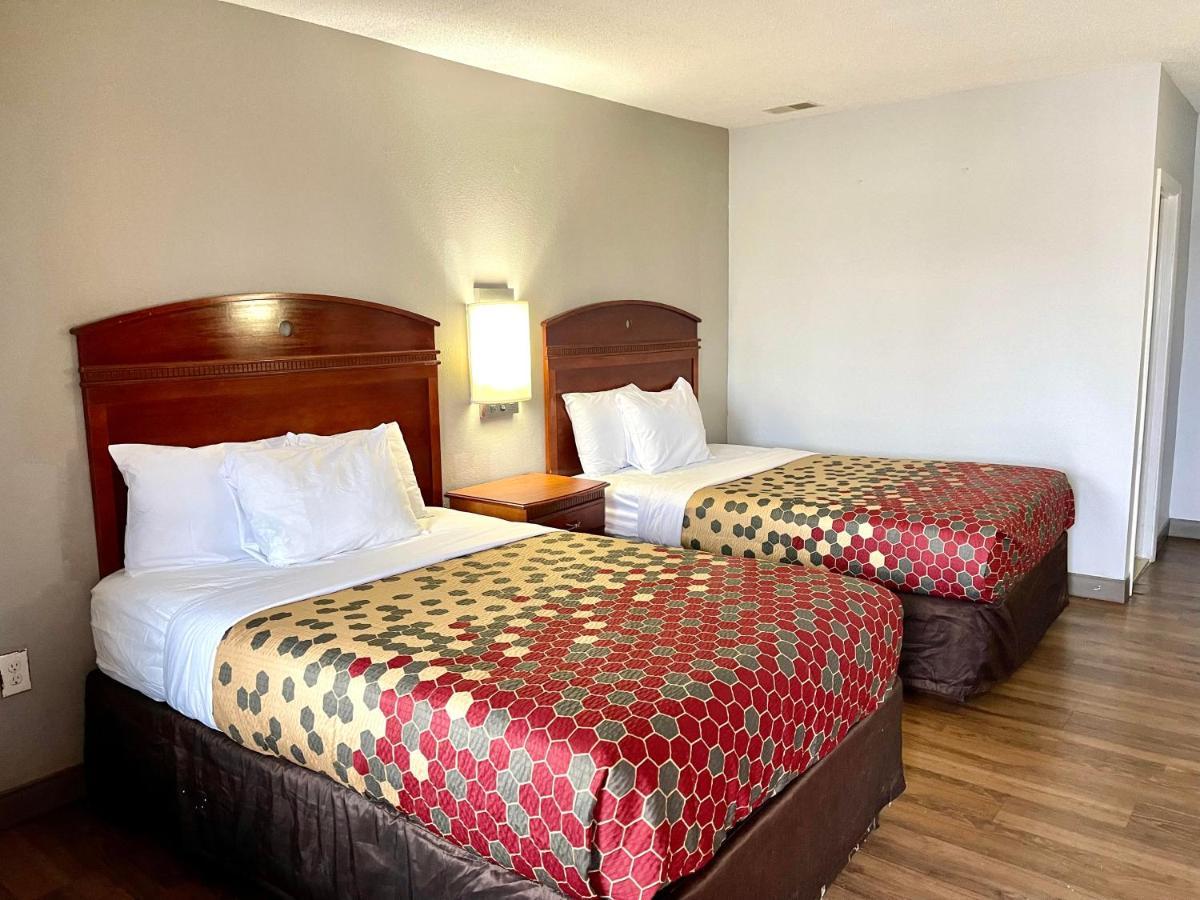 Red Carpet Philadelphia Airport Motel 2*